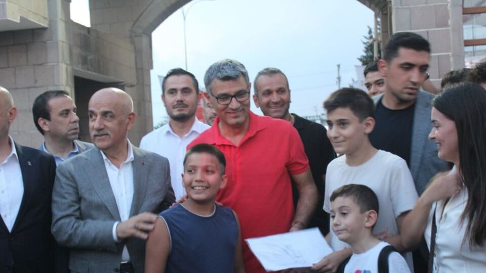 Yusuf Dikeç'e Maraş'ta büyük ilgi!