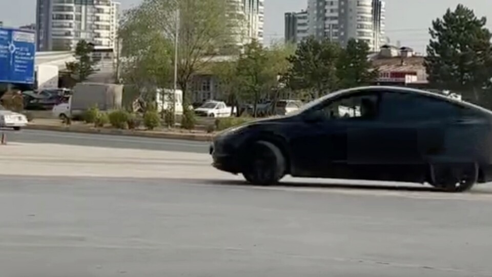 Tesla ile drift pahalıya patladı