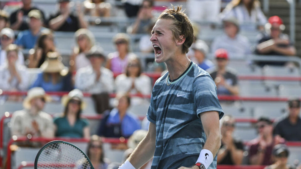 Zverev ile Zhen, 3. tura yükseldi!