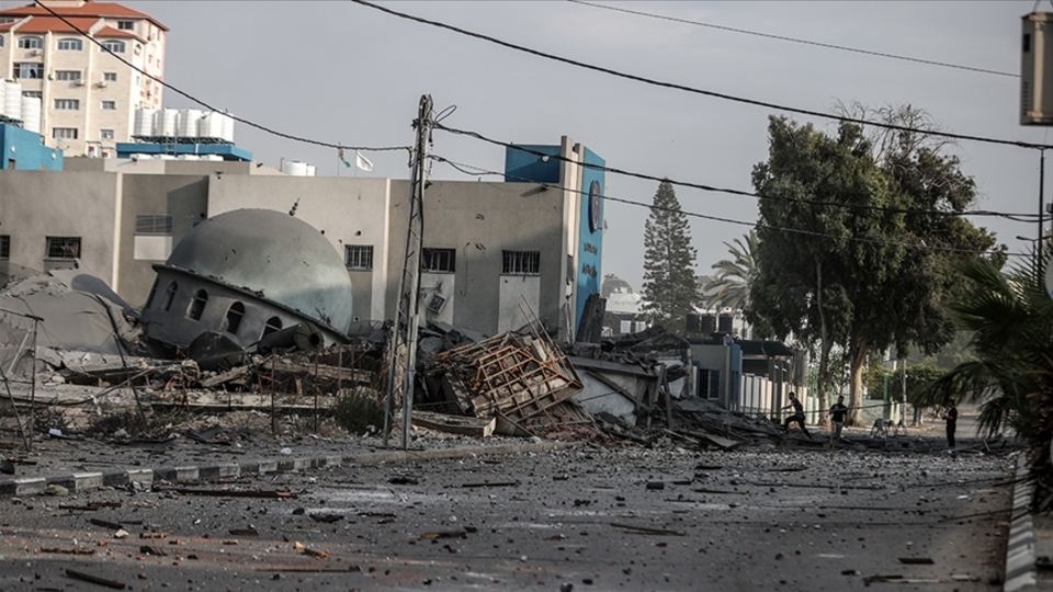 İsrail ordusu bir camiyi tahrip etti