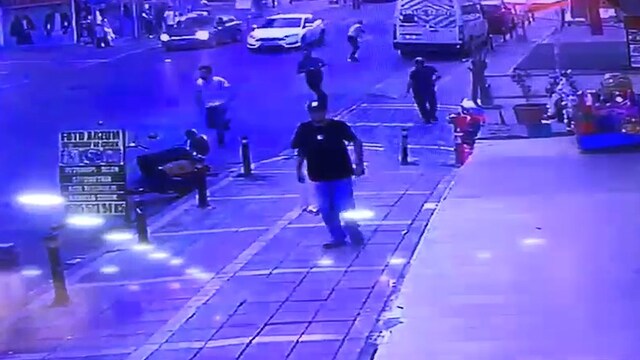Esenyurt'ta polise bıçaklı saldırı