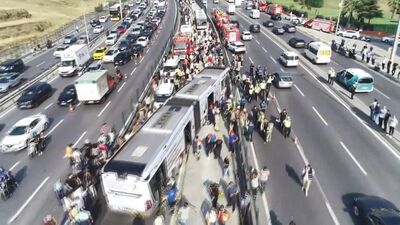 Sefaköy'de iki metrobüs çarpıştı: 1 ölü, 53 yaralı, 4 gözaltı