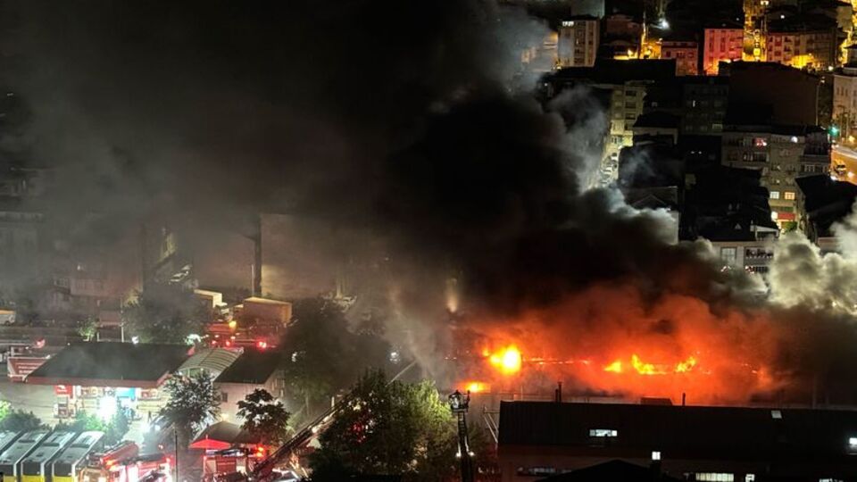 Bağcılar'da fabrika yangını