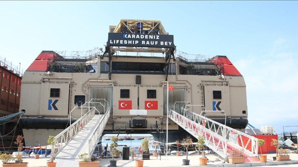 Sınava yüzer okulda hazırlandılar! Depremzede gençler üniversite heyecanı yaşıyor