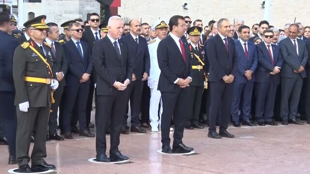 Taksim'de 30 Ağustos töreni