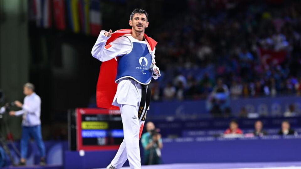 Paralimpik'te ilk altın geldi!