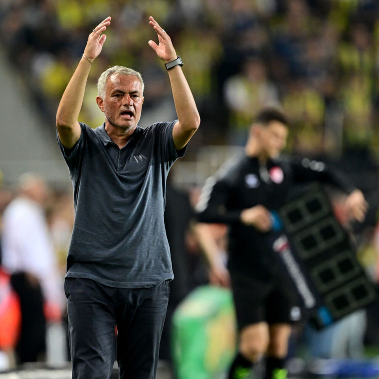 Mourinho'dan G.Saray'a gönderme!