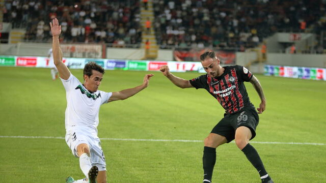 Çorum FK, son anda bir puanı kurtardı!