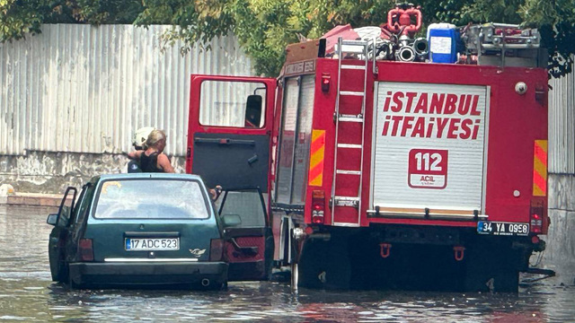 İstanbul'da aralıklarla kuvvetli yağış etkili oluyor: AKOM'dan uyarı