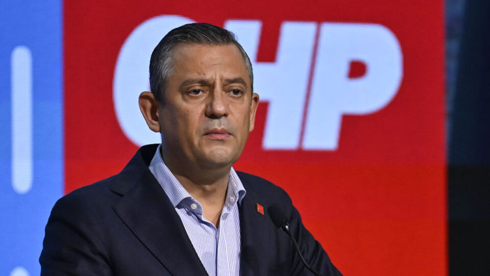 Özgür Özel'den tüzük mesajı