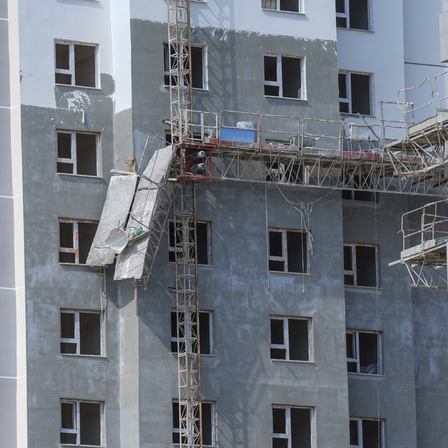 İnşaatta iskele çöktü: 3 işçiden acı haber
