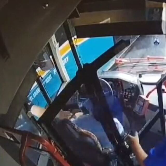 İzmir'de kadın otobüs şoförüne yumruk