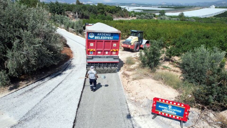 Akdeniz'de tarım bölgelerinde asfalt