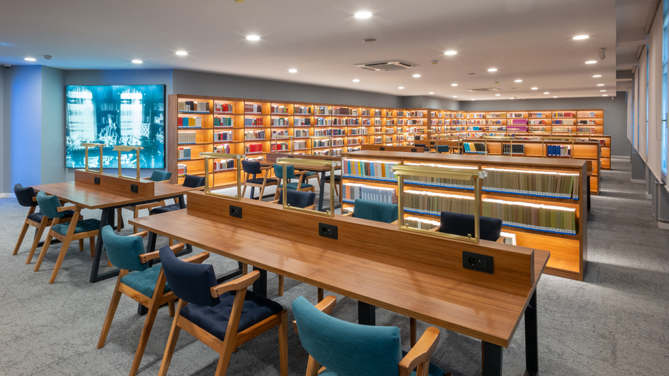 Türkiye İş Bankası Atatürk Kütüphanesi açıldı