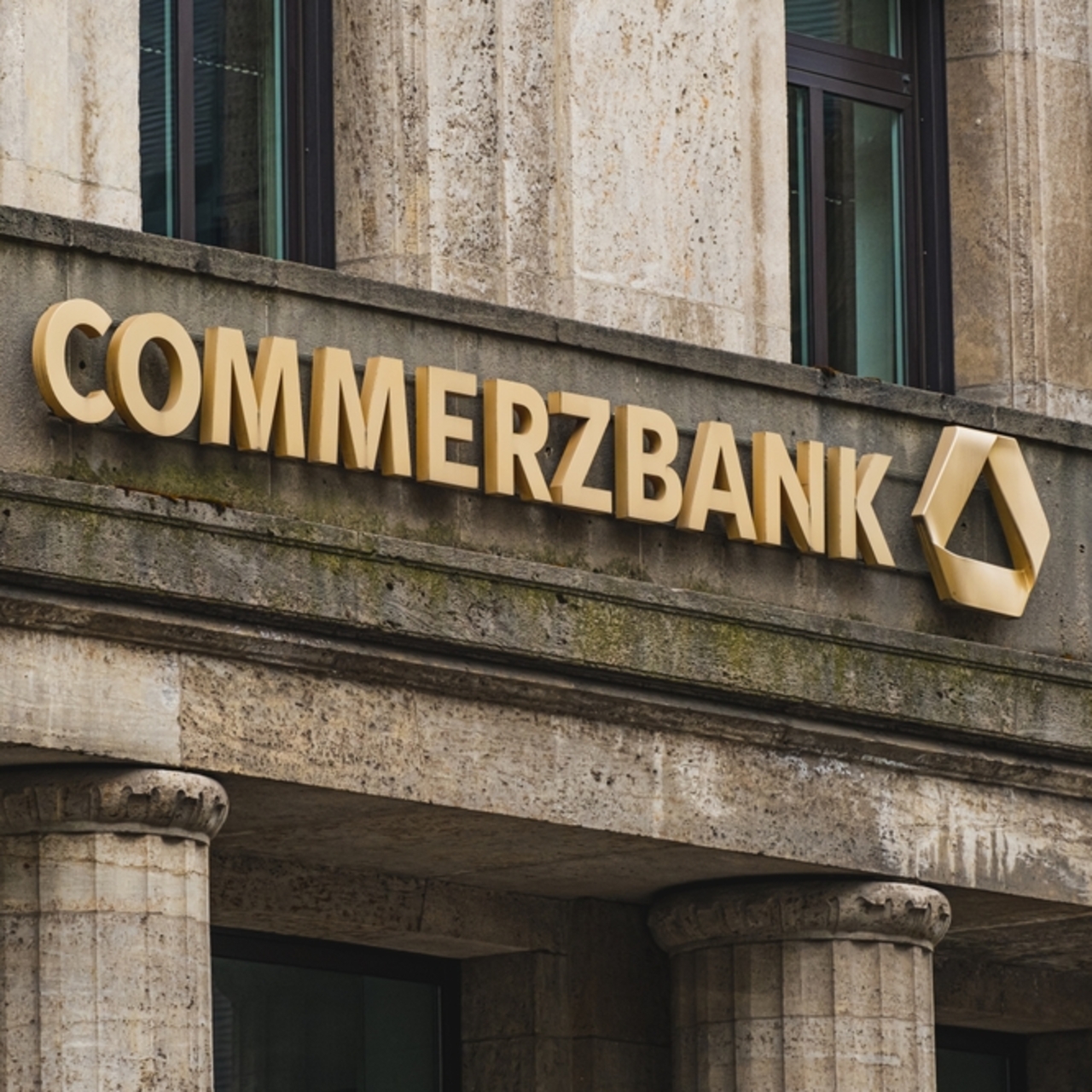 Almanya Commerzbank’taki hissesini azaltmayı planlıyor