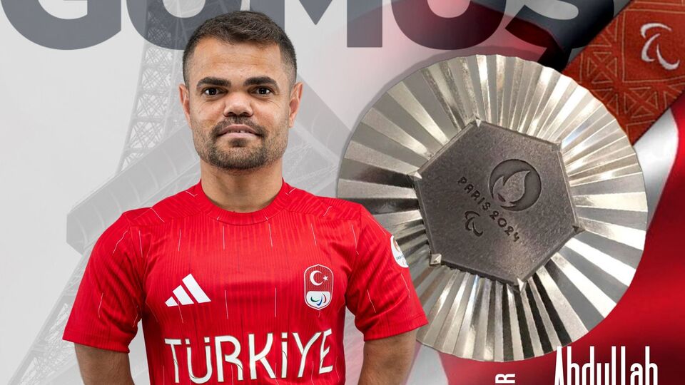 Abdullah Kayapınar'dan gümüş madalya!