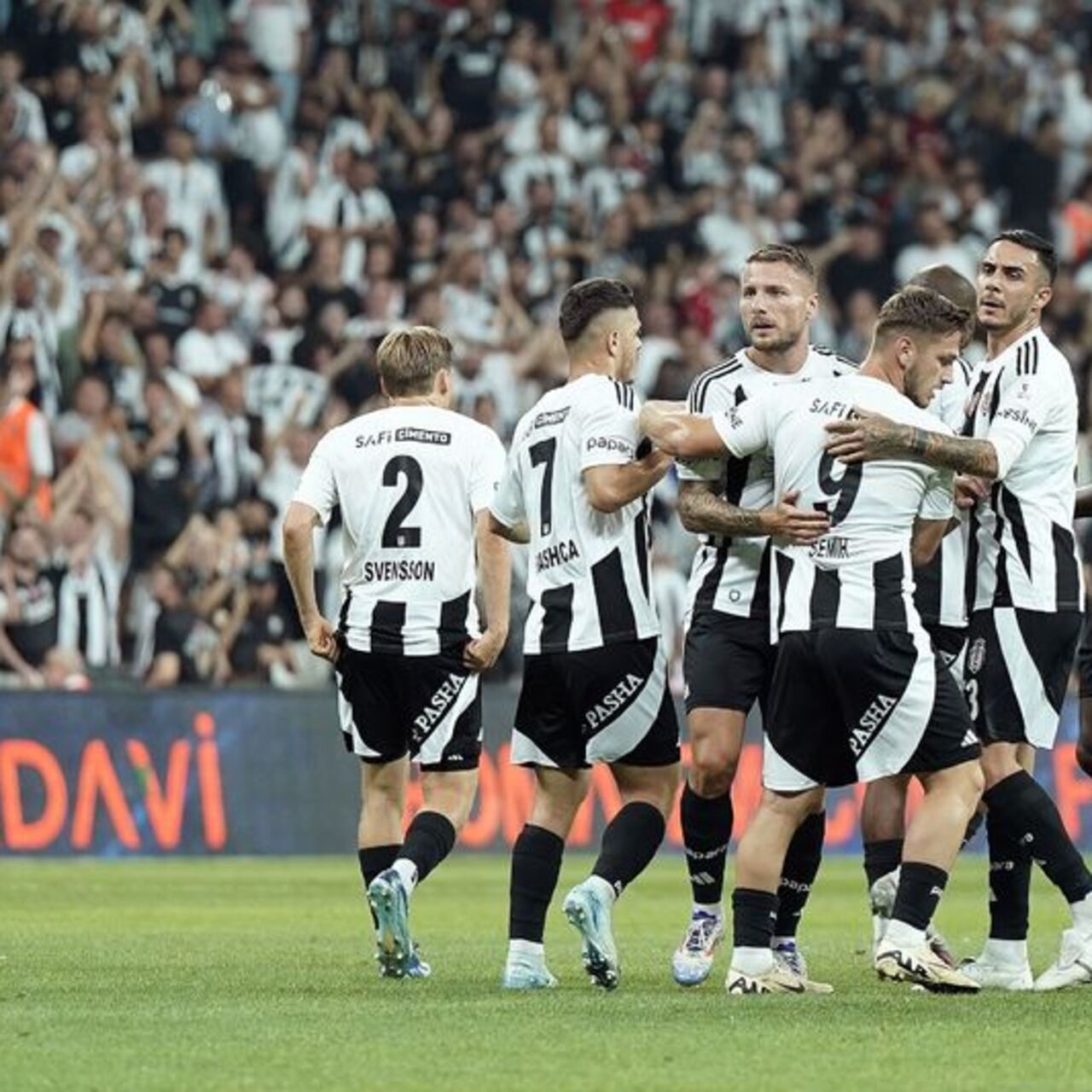 Beşiktaş, UEFA kadrosunu açıkladı!