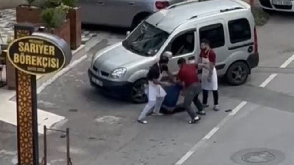 Kadına mesaj attılar, kocasını bıçakladılar