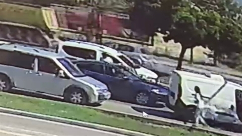 Suç makinesi canavar, Elif'i iki bacağından da etti!