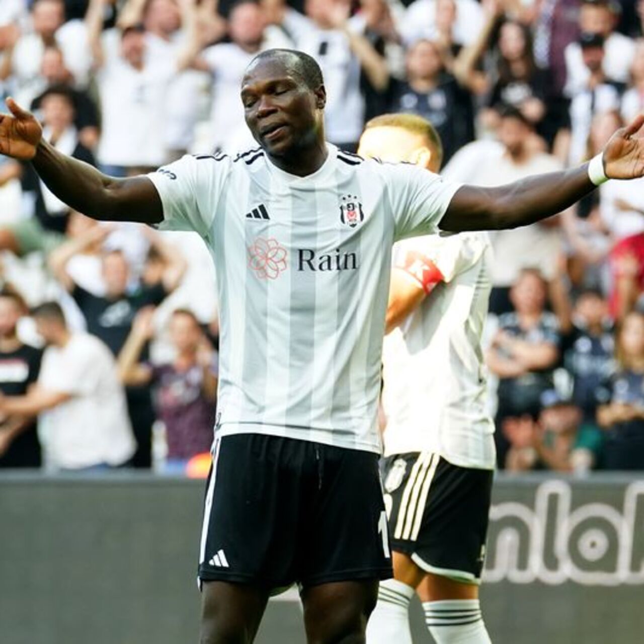 Beşiktaş'ta Aboubakar ve Amartey gelişmesi!