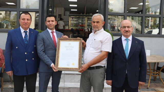 Kahramanmaraş'ta bir esnafa "ahi esnaf beratı"