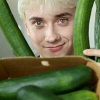 Salatalık adam çiftçileri zor durumda bıraktı