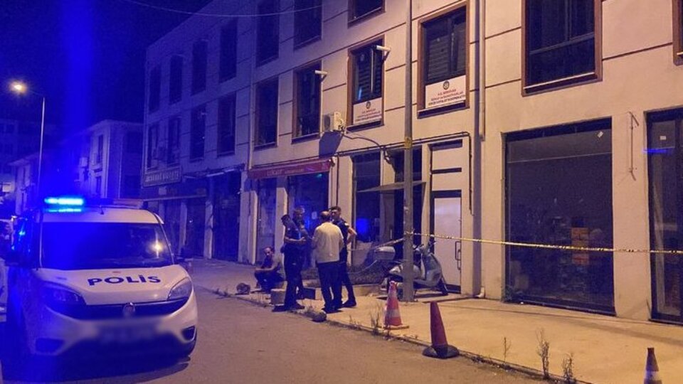 Tabancayla başından vurulan kadın ağır yaralandı