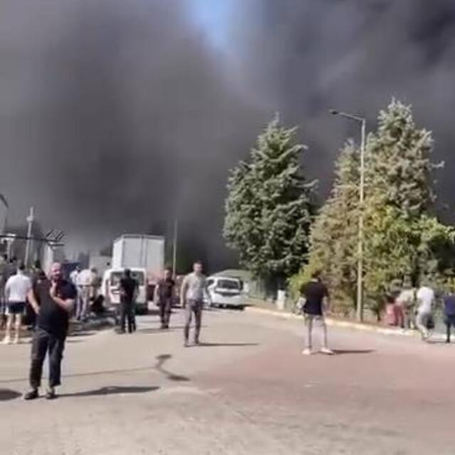 İstanbul'da boya fabrikasında yangın