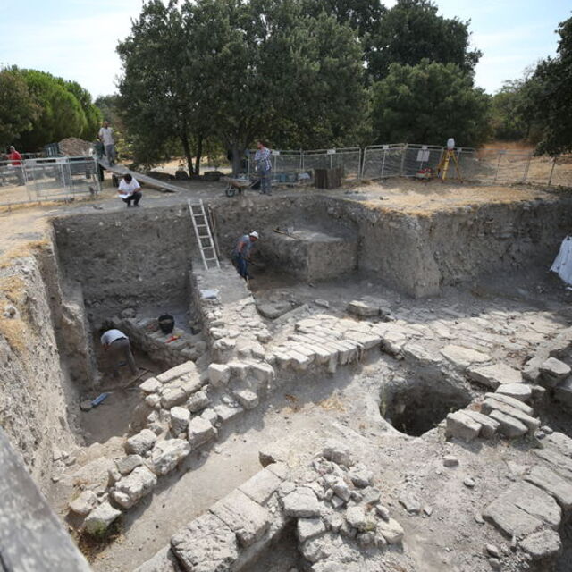 Troya Antik Kenti'nde 3 bin 500 yıllık aşık kemiği