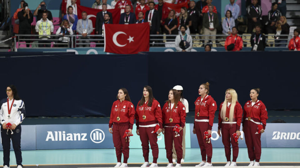 Şampiyonlar yurda döndü