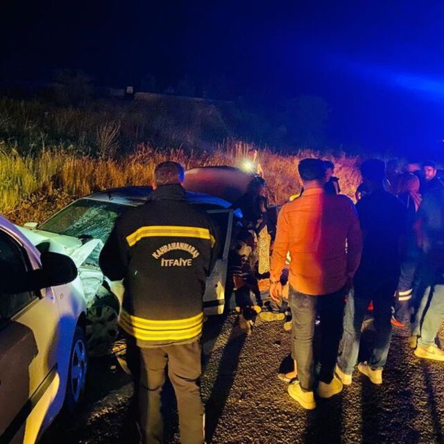 Elbistan'da iki araç çarpıştı: 11 yaralı