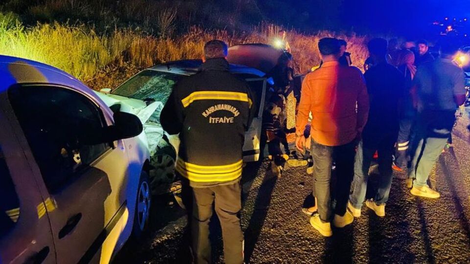 Elbistan'da iki araç çarpıştı: 11 yaralı