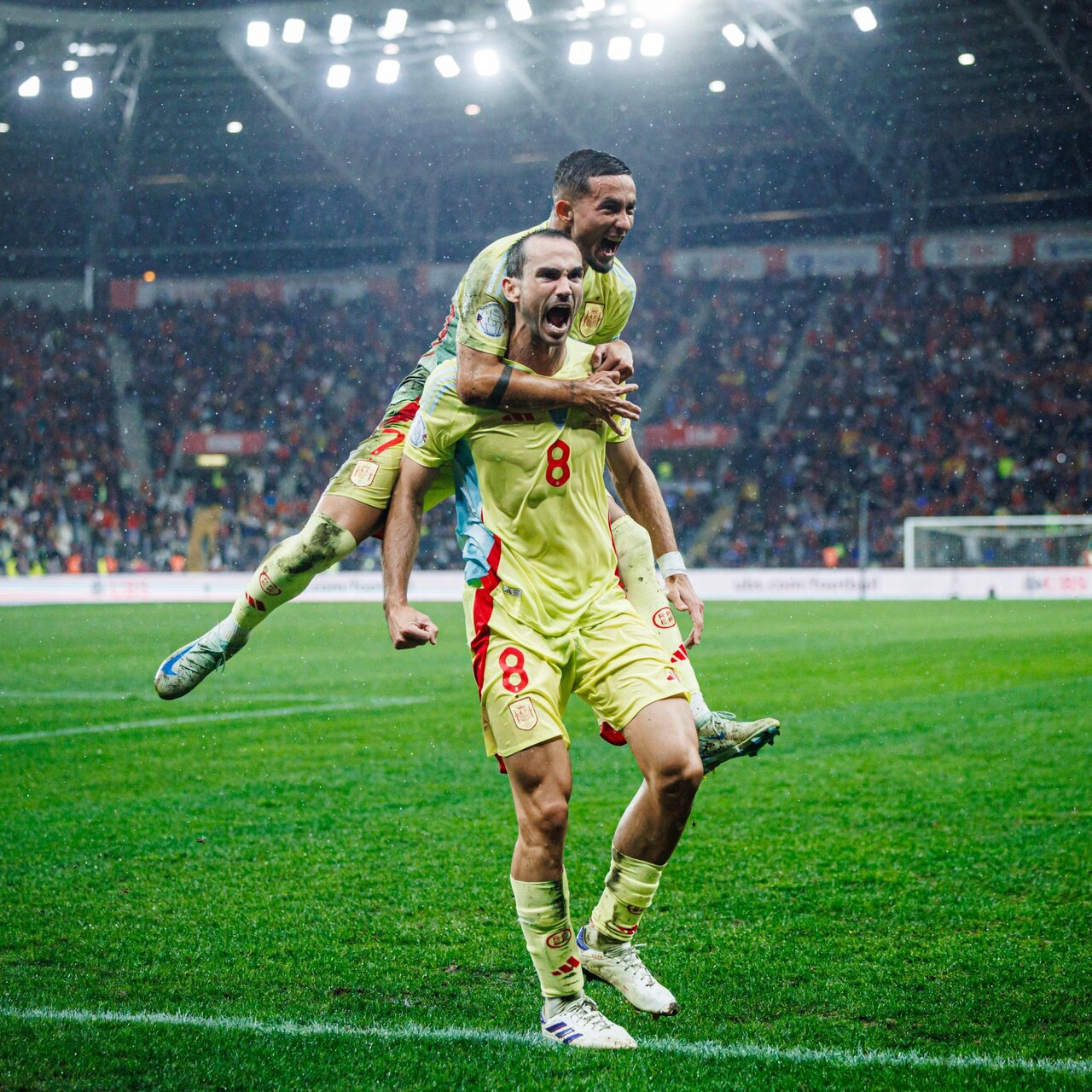 10 kişilik İspanya farklı kazandı!