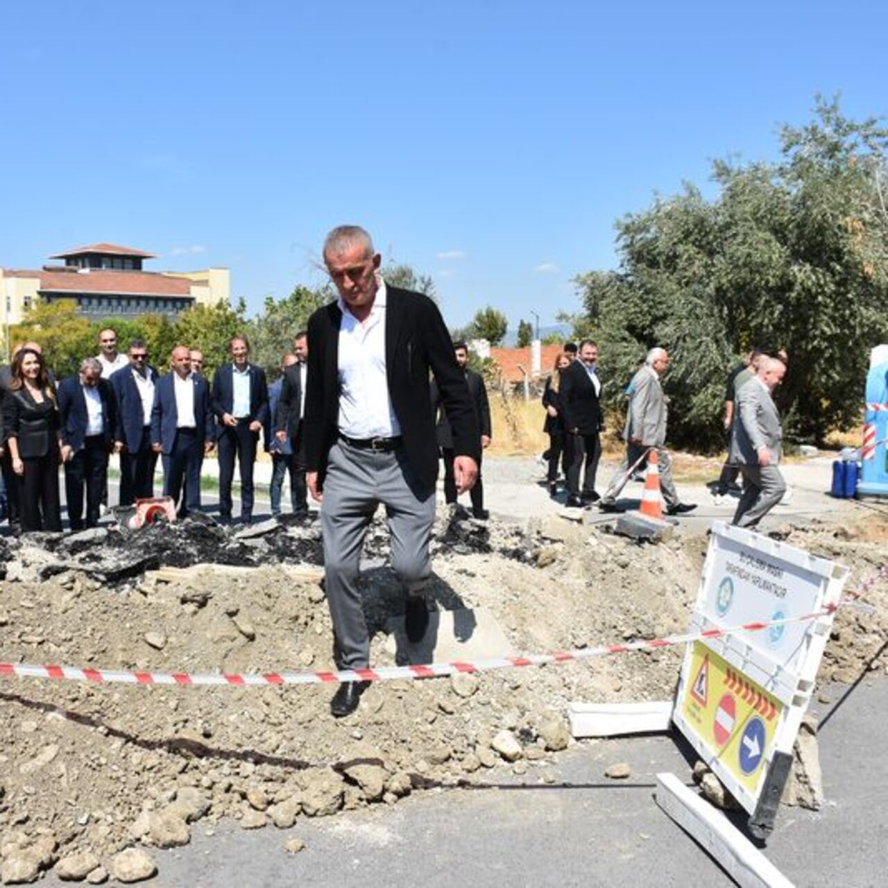 Hacıosmanoğlu'dan 'hendek' tepkisi!