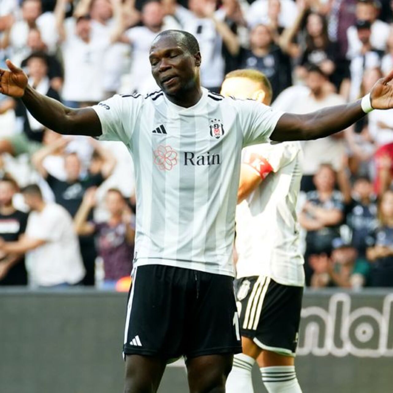 Beşiktaş ayrılığı duyurdu!