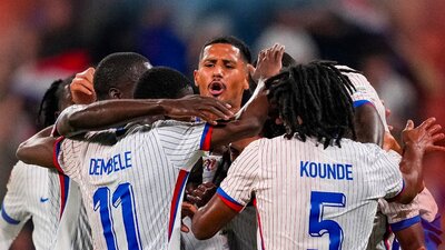 Fransa, Belçika'yı 2 golle geçti!