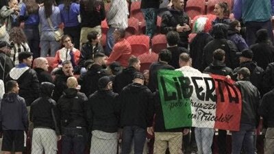 İtalyan taraftarlar İsrail marşını protesto etti