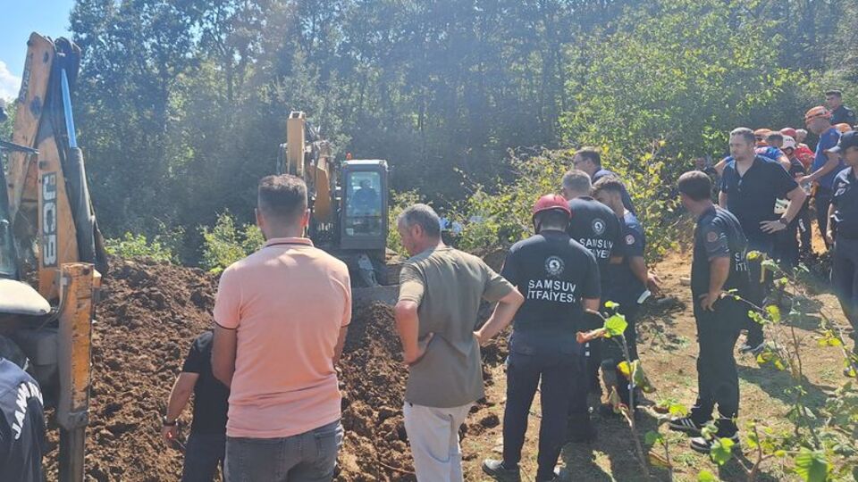 Kuyu açarken toprak altında kaldılar!