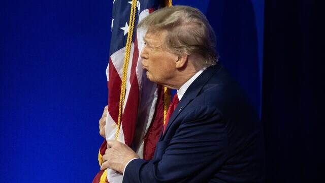 Trump uslanmıyor