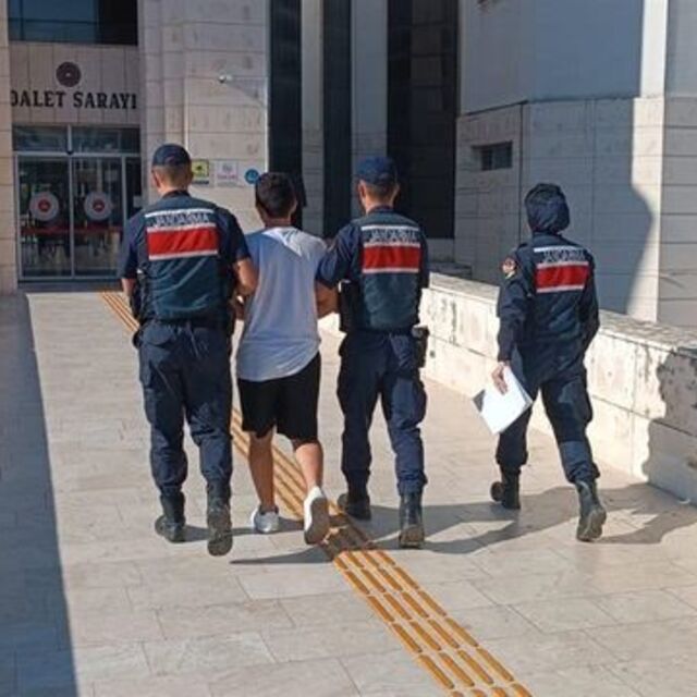 Terör örgütü propagandası yapıyordu, havalimanında yakalandı