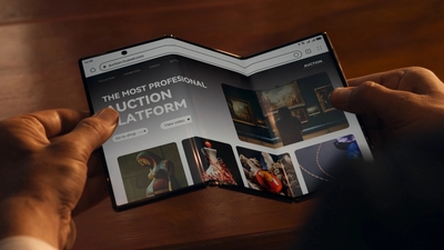 Dünya'nın ilk 3'e katlanan telefonu