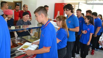 Ayvalık'ta 3 çeşit yemek 30 TL