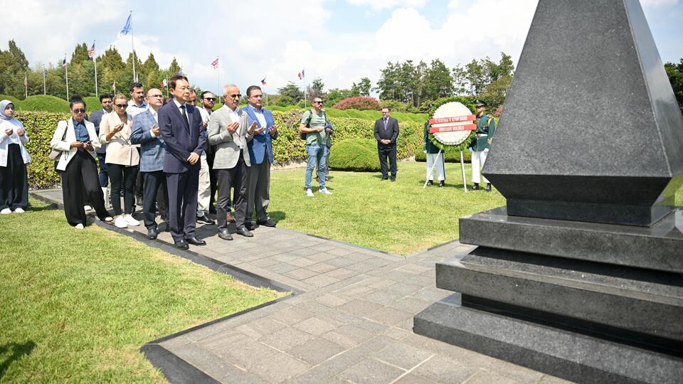 Kore şehitlerine ziyaret