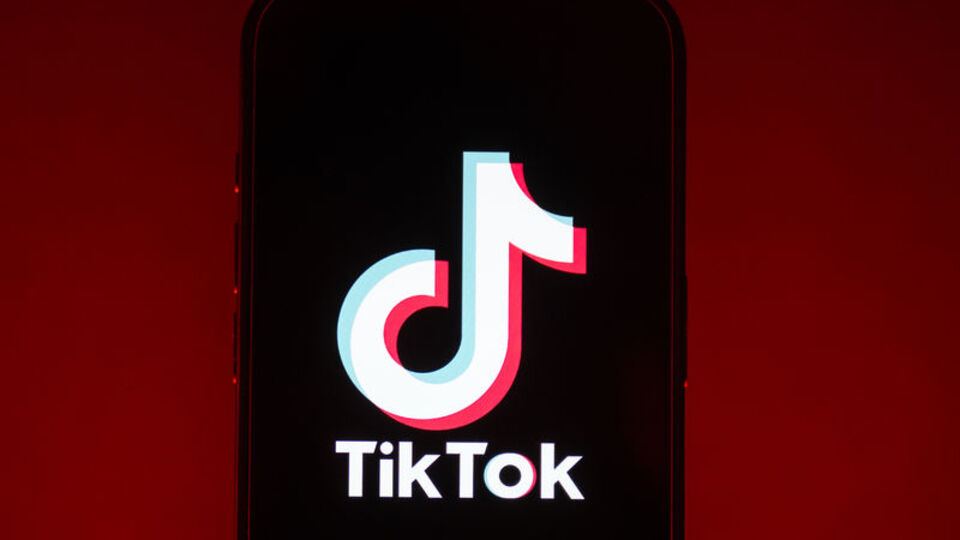 TikTok'tan gençlere İngilizce ve teknoloji eğitimi
