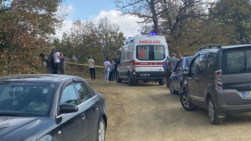 Yanan araçta cansız erkek bedeni bulundu