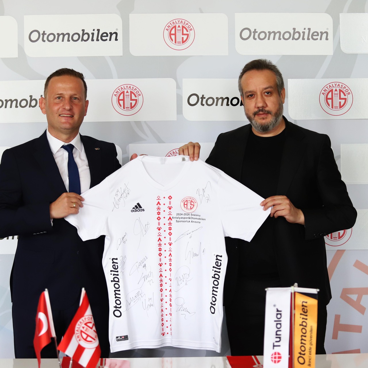 Antalyaspor formasında Otomobilen yazacak