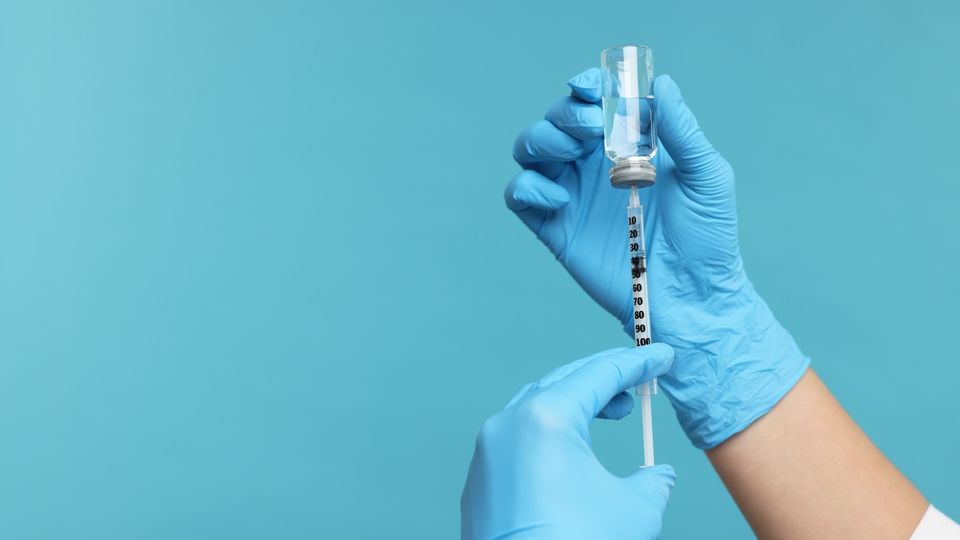 DSÖ, M çiçeği virüsüne karşı ilk aşıyı onayladı