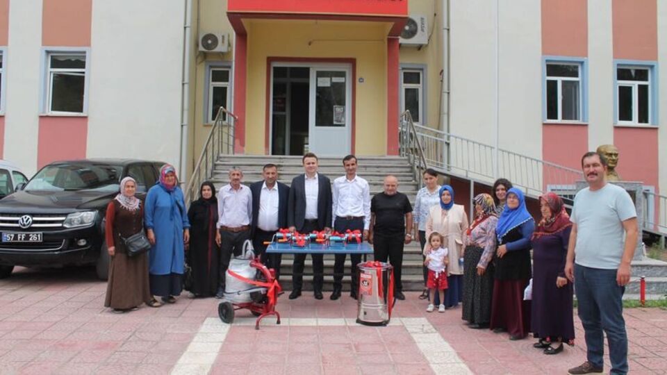 Dikmen'de kadınlara makine desteği
