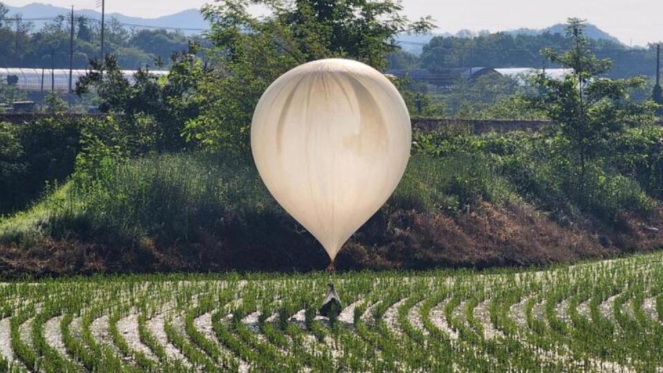 Kuzey Kore çöp balonu göndermeyi sürdürüyor