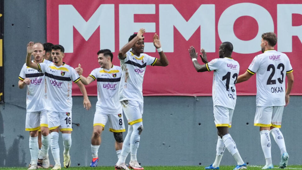 İstanbulspor, üç puanı üç golle aldı!